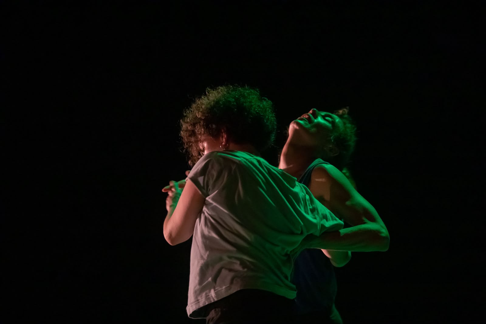 Felices — Clara Ferrão Diz e Andrea Quintana